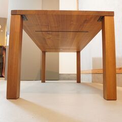 estic formax(エスティック フォルマックス)のELEMENT(エレメント) ウォールナット材 ダイニングテーブルです。シンプルなデザインでありながら機能性もあり、北欧スタイルにもおススメ♪DI313