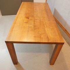 estic formax(エスティック フォルマックス)のELEMENT(エレメント) ウォールナット材 ダイニングテーブルです。シンプルなデザインでありながら機能性もあり、北欧スタイルにもおススメ♪DI313