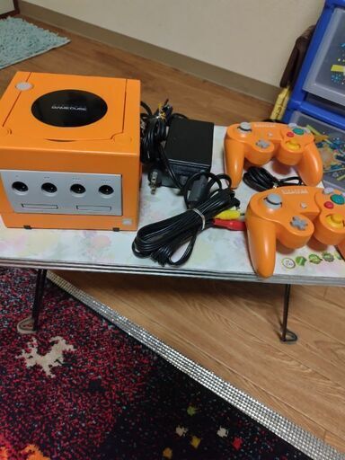 購入者様決まりました　Nintendoゲームキューブ　DOL-001　オレンジ　コントローラー2個付【5】