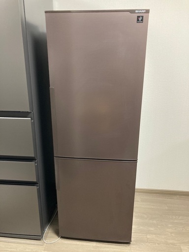 冷蔵庫　SHARP  271Ｌ　2018年製