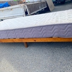 配送設置可能　シングルベッドマットレス付き