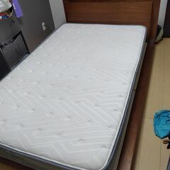 NITORI　セミダブルベッドフレーム　コンセント付き