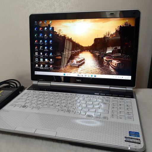 【取引中です】NEC　LaVie　15インチ　i7　8GB　SSD（256）　Office2021　Wi-Fi　ブルーレイ　テンキー　Windows11　④