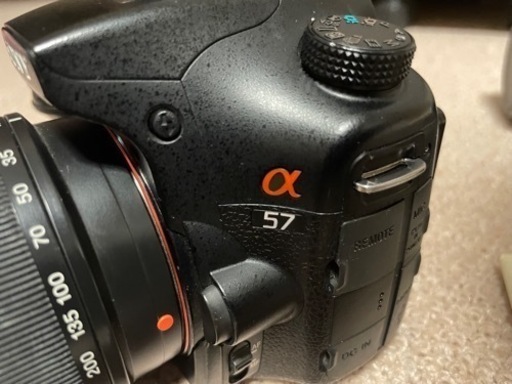 一眼レフSONY α57 ズームレンズ2個付き ソニー、1610万画素CMOS搭載の