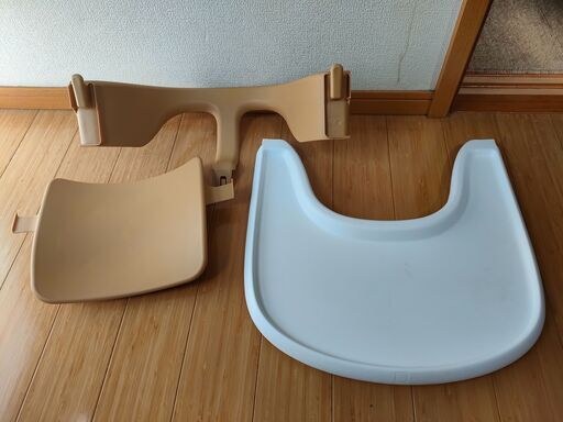 ストッケ　トリップトラップ　ベビーセットとトレイ