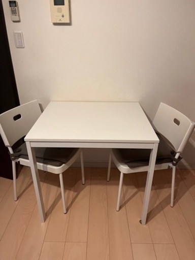 【期限:9/29】IKEA 伸長式ダイニングテーブルと椅子2つ