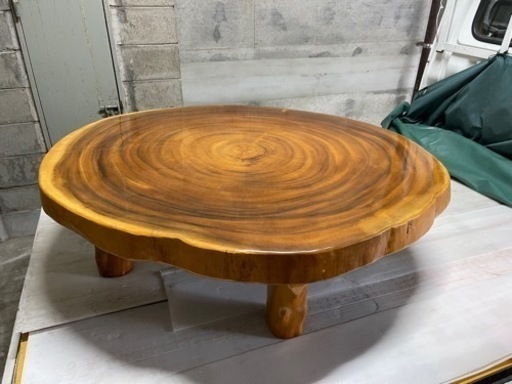 無垢材　一枚板の座卓　ローテーブル　丸テーブル