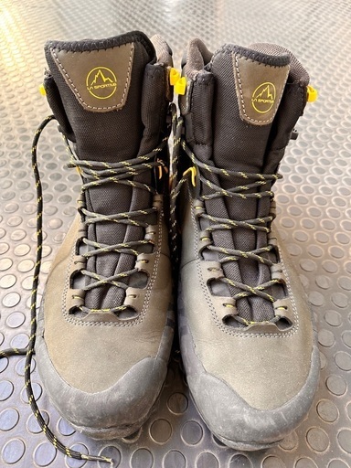 LA SPORTIVA (スポルティバ) 、登山靴、ほぼ新品