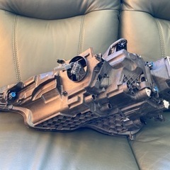 【中古】純正　右ヘッドライト　ボルボ　V60　若干のキズ有