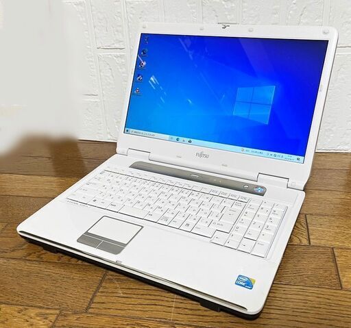 富士通 LIFEBOOK 15.6型 ノートパソコン Windows10 CPU i5 メモリ8GB  HDD500GB 【 FMVA555AW / AH550 】