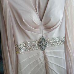 綺麗なドレスを売ります