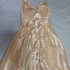 綺麗なドレスを売ります