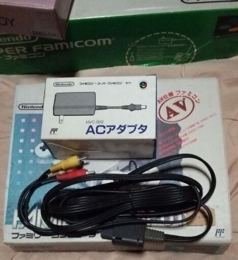 ニューファミコン(箱､説明書有り)､ACアダプター(箱有り)､AVケーブル