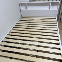 ダブルベッド(マットレス付き)売ります！