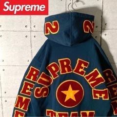 supreme 入手困難　パーカー⭐︎