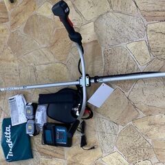 374 充電式草刈機 makita マキタ MUR190SDSF 18V 中古品 374 充電式草刈機 makita マキタ MUR190SDSF 18V 中古品