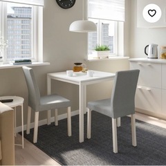 【無料】IKEAダイニングテーブル白　75x75cm 美品