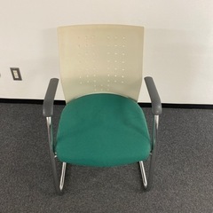 椅子です！　６脚あります。