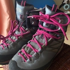 ノースフェイス　登山靴　レディース　23.5cm