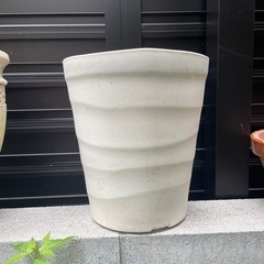 受け渡し先決定　植木鉢🪴　白　高さ26cm 