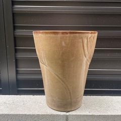 陶器製　植木鉢🪴　高さ24cm 無料で差し上げます♪
