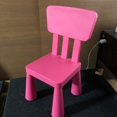 IKEA ピンク プラスチック 椅子