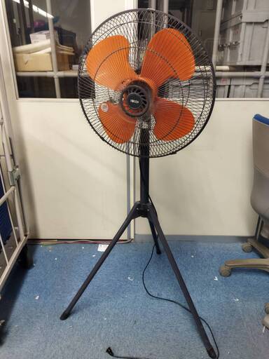 工業用扇風機（三脚型） (物流資材) 静岡のその他の中古あげます・譲ります｜ジモティーで不用品の処分