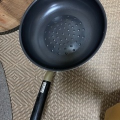 新品、穴あきフライパン