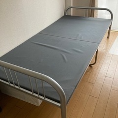 折りたたみベッド　シングル　single bed, foldable 