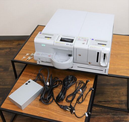【ヤ取】≪J1091ジ≫通電OK GLORY/グローリー 自動釣銭機 RT-200/RAD-200 硬貨/紙幣 店舗用 レジ/会計 レジ釣銭機 ドロワー付き/鍵付き 現状品