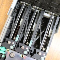 ≪J1094ジ≫通電OK GLORY/グローリー 自動釣銭機 RT-200/RAD-200 硬貨/紙幣 レジ釣銭機 レジ/会計 店舗用 ドロワー付き/鍵付き 現状品 