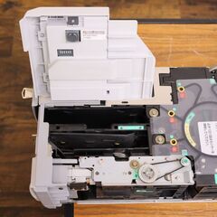 ≪J1094ジ≫通電OK GLORY/グローリー 自動釣銭機 RT-200/RAD-200 硬貨/紙幣 レジ釣銭機 レジ/会計 店舗用 ドロワー付き/鍵付き 現状品 