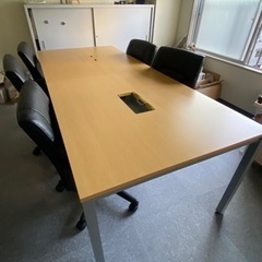 会議テーブル 幅2100×奥行900×高さ700mm + レザーチェア ディレット ロータイプ オフィスチェア 肘付き【5脚セット】