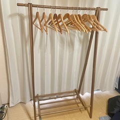 【ネット決済】木製ハンガーラック/木製ハンガー付き