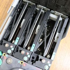 ≪J1092ジ≫通電OK GLORY/グローリー 自動釣銭機 レジ釣銭機 RT-200/RAD-200 硬貨/紙幣 店舗用 レジ/会計 ドロワー付き/鍵付き 現状品 