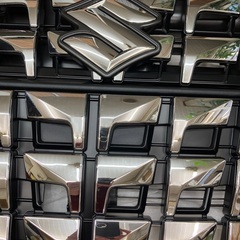 新品SUZUKIスペーシアカスタム純正グリル