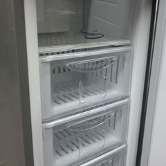 (2023.10.07お買い上げありがとうございます。)（食材を分けて収納できる）三ツ星貿易　1ドア冷凍庫８５L　２０１９年製　グレー　EDF-85F　ストッカータイプ　　高く買取るゾウ八幡東店