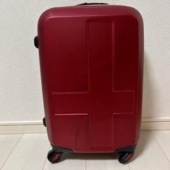 キャリーケース　スーツケース　赤