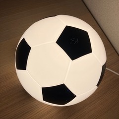 ÄNGARNA エンガルナ LEDテーブルランプ, サッカーボール模様