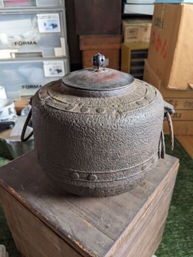 鉄の茶釜　骨董品100年以上前の物です。