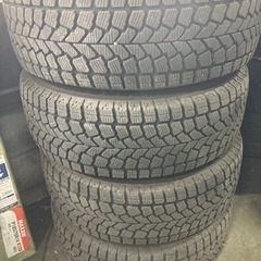 シボレーエクスプレス　スタッドレス　245/70R16 4本　ナ...