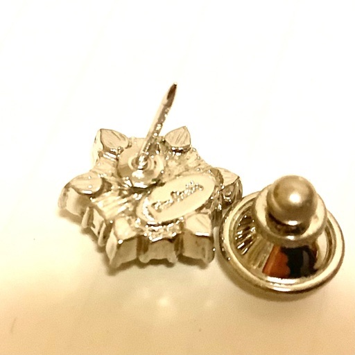 良品　HERMES エルメス　セリエ　ピンブローチ　ピンバッチ　ゴールド　箱付き HERMES エルメスセリエピンブローチピンバッチゴールド箱付