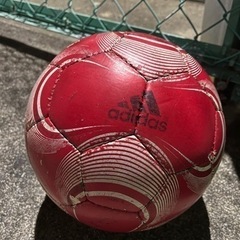 5号のサッカーボール【adidas】