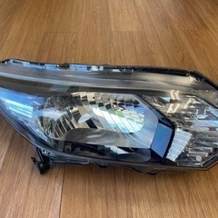 ヴェゼル RU3 純正ヘッドライト