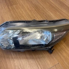 ヴェゼル RU3 純正ヘッドライト