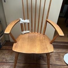 ジャンク品　格子の椅子
