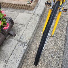 💯💯　クロスバイク　ＷＥＥＤＥＮＤ　ＢＩＫＥ　700x28c  7変速　フレーム　アルミ　黄色　配達可能