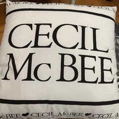 セシルマクビー　CECILMcBEE  クッション