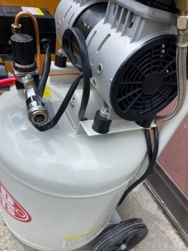 アストロプロダクツ サイレント コンプレッサー 38l アストロ