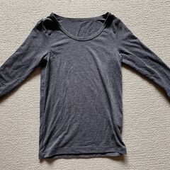 無料◆USED◆ユニクロ ヒートテック 長袖 ロングＴシャツ イ...